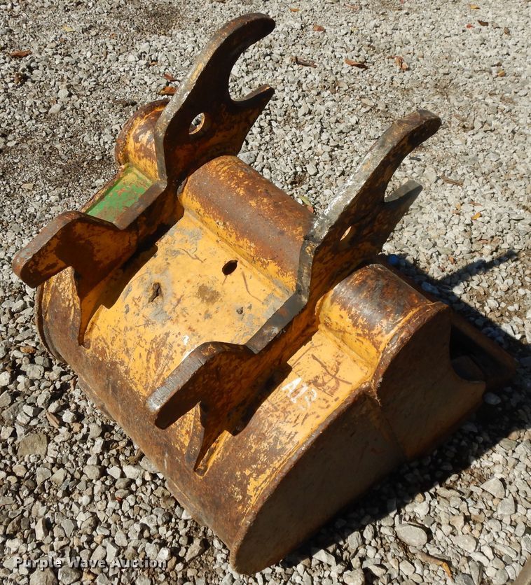 image for item DH0103 2003 John Deere 35C  mini excavator