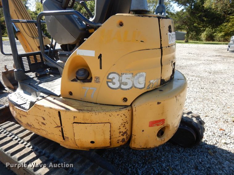 image for item DH0103 2003 John Deere 35C  mini excavator