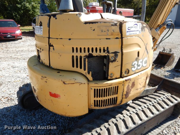 image for item DH0103 2003 John Deere 35C  mini excavator