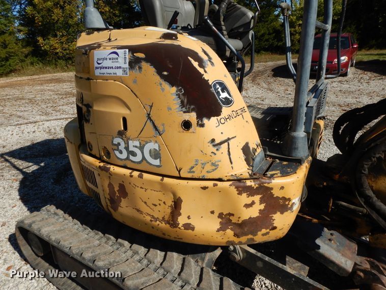 image for item DH0103 2003 John Deere 35C  mini excavator