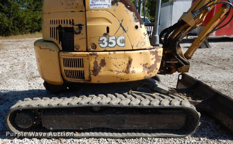 image for item DH0103 2003 John Deere 35C  mini excavator