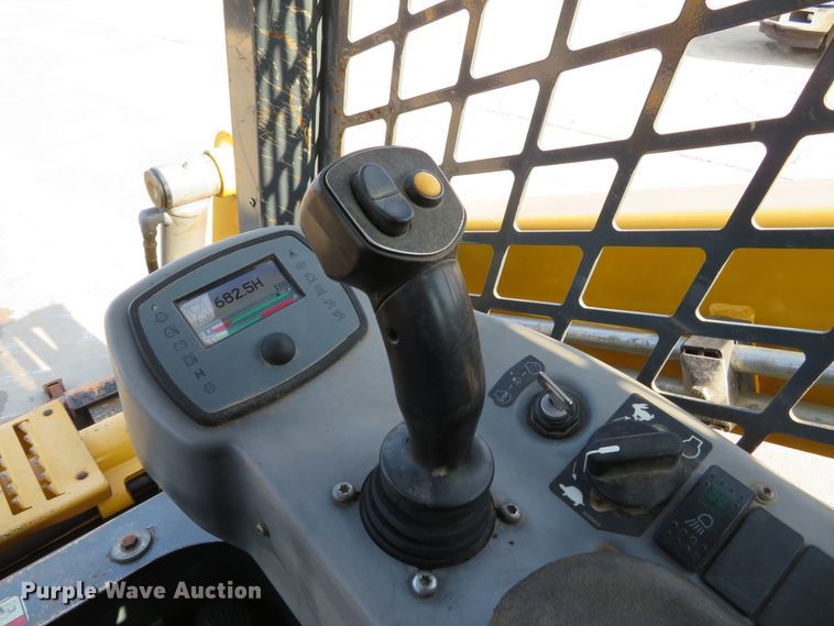 image for item DH1246 2014 Gehl RT175  tracked skid steer loader