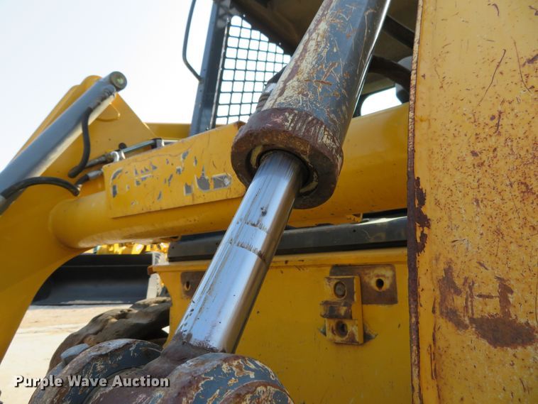 image for item DH1246 2014 Gehl RT175  tracked skid steer loader