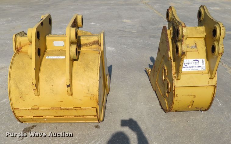 image for item DH1247 (2) backhoe buckets
