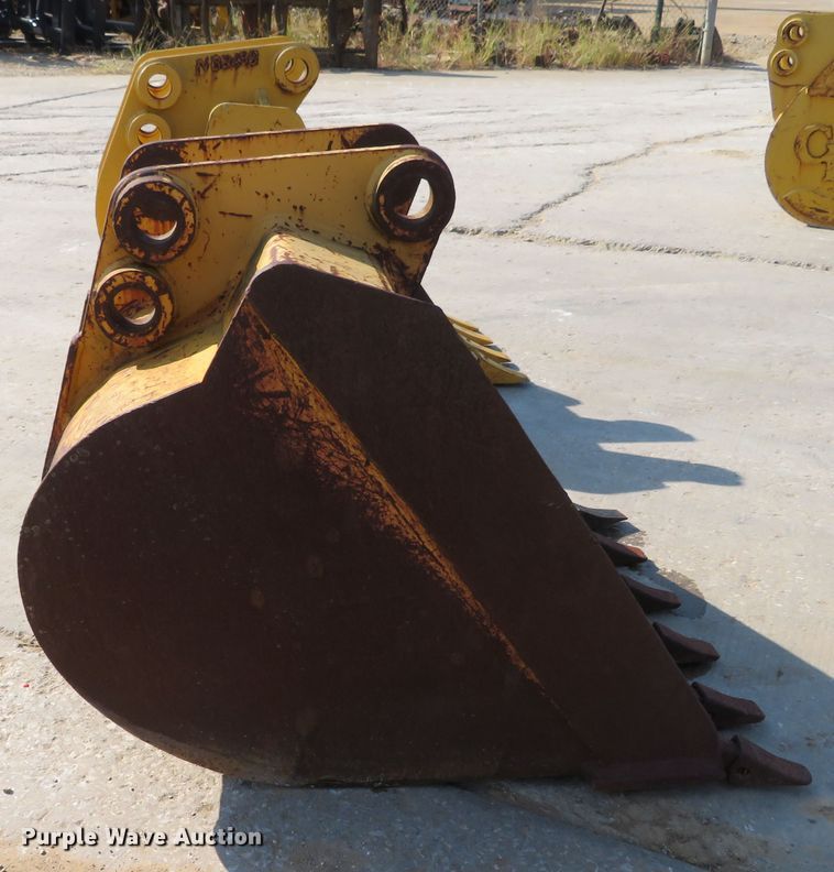 image for item DH1248 (2) backhoe buckets