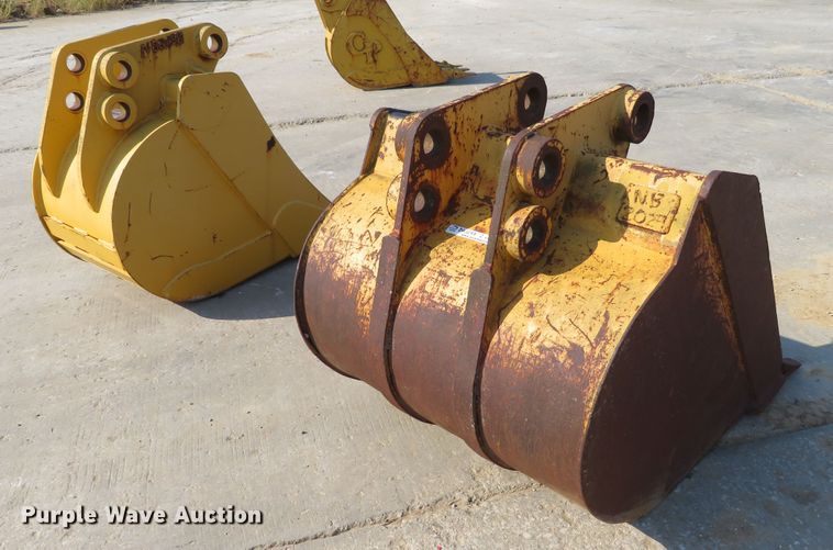 image for item DH1248 (2) backhoe buckets