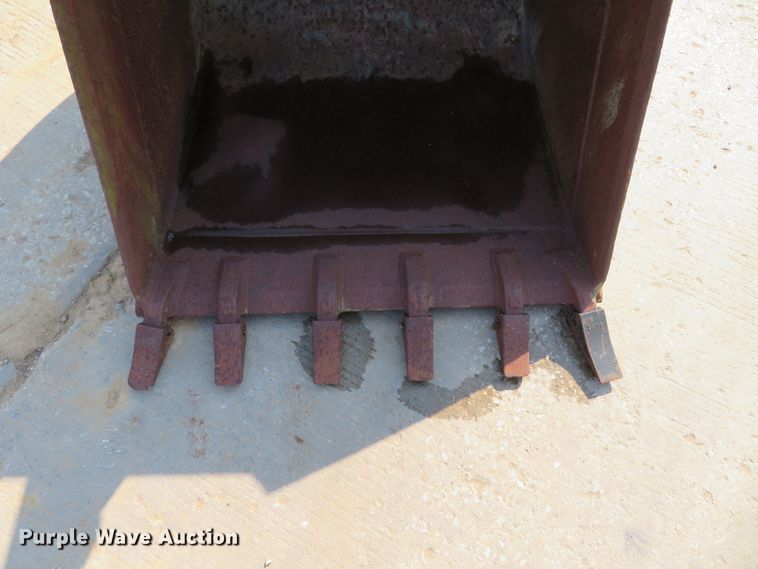 image for item DH1248 (2) backhoe buckets