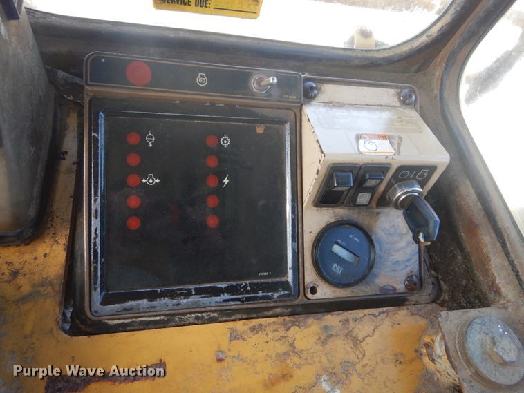 image for item DH5199 1997 Caterpillar 963B  track loader