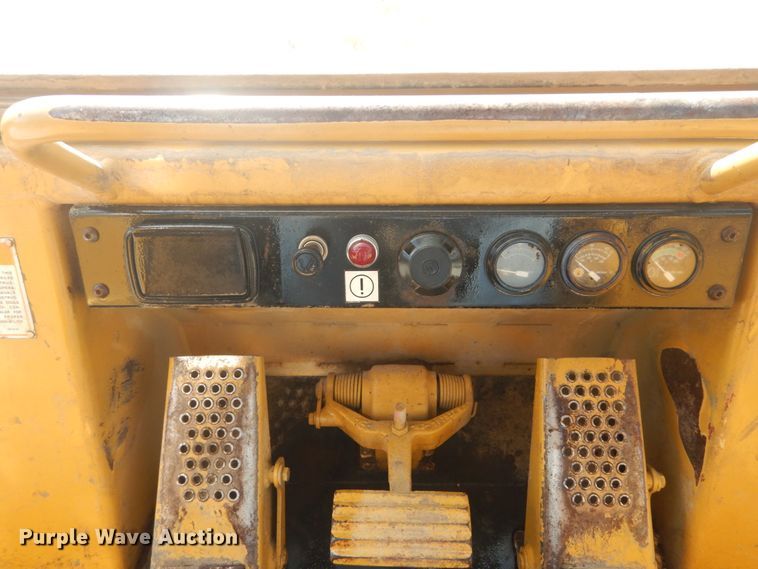 image for item DH5199 1997 Caterpillar 963B  track loader