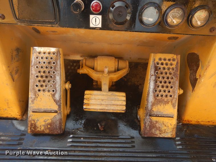 image for item DH5199 1997 Caterpillar 963B  track loader