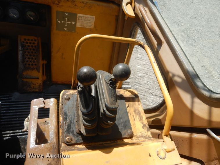 image for item DH5199 1997 Caterpillar 963B  track loader