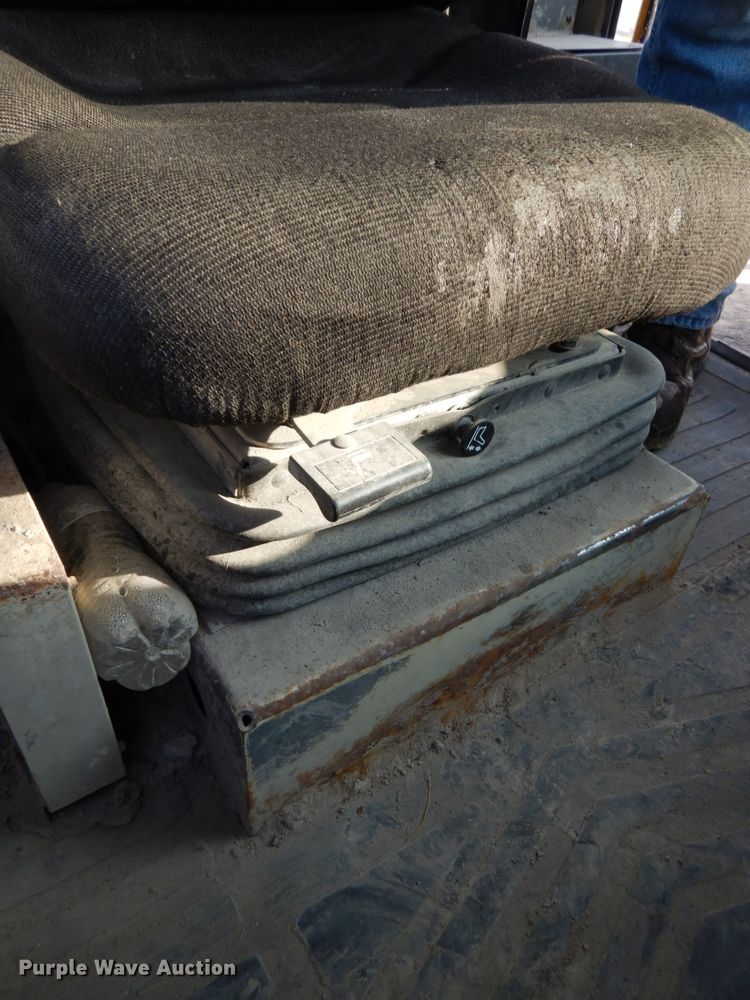 image for item DH6648 2005 Kawasaki 95ZV  wheel loader