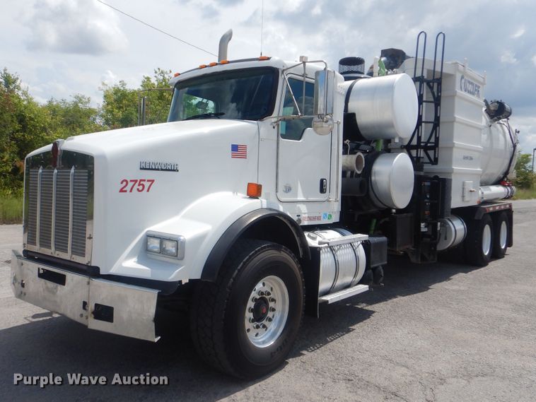 image for item DI0394 2014 Kenworth T800  vacuum truck