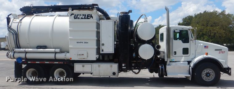 image for item DI0394 2014 Kenworth T800  vacuum truck