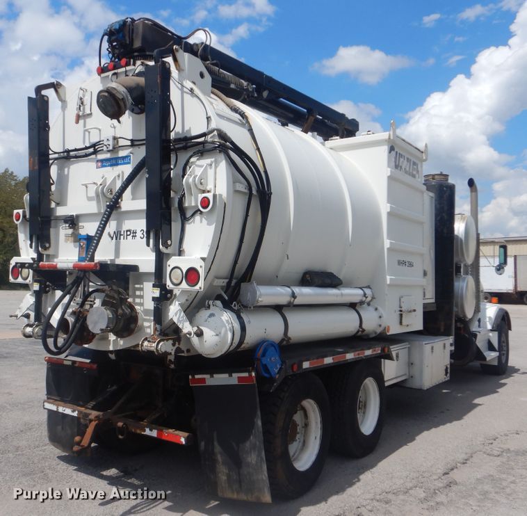 image for item DI0394 2014 Kenworth T800  vacuum truck