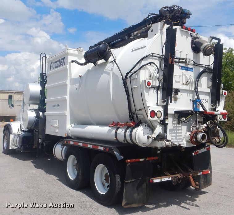 image for item DI0394 2014 Kenworth T800  vacuum truck