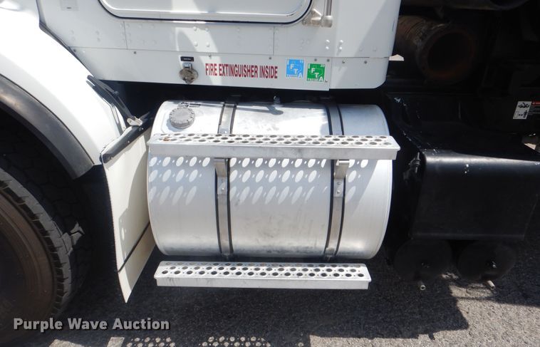 image for item DI0394 2014 Kenworth T800  vacuum truck