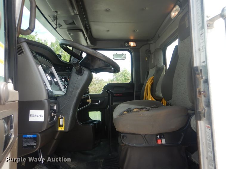 image for item DI0394 2014 Kenworth T800  vacuum truck