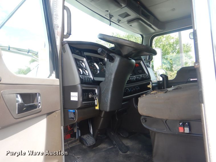 image for item DI0394 2014 Kenworth T800  vacuum truck