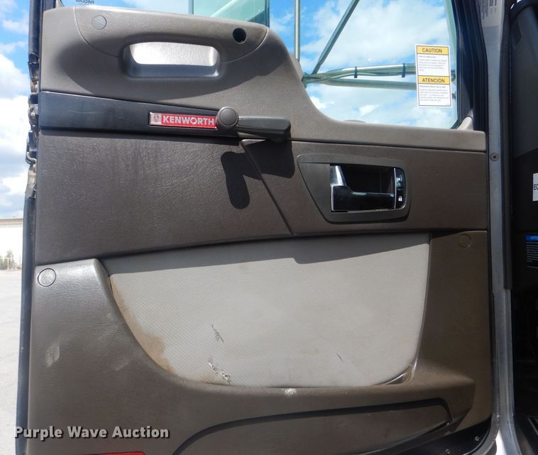 image for item DI0394 2014 Kenworth T800  vacuum truck