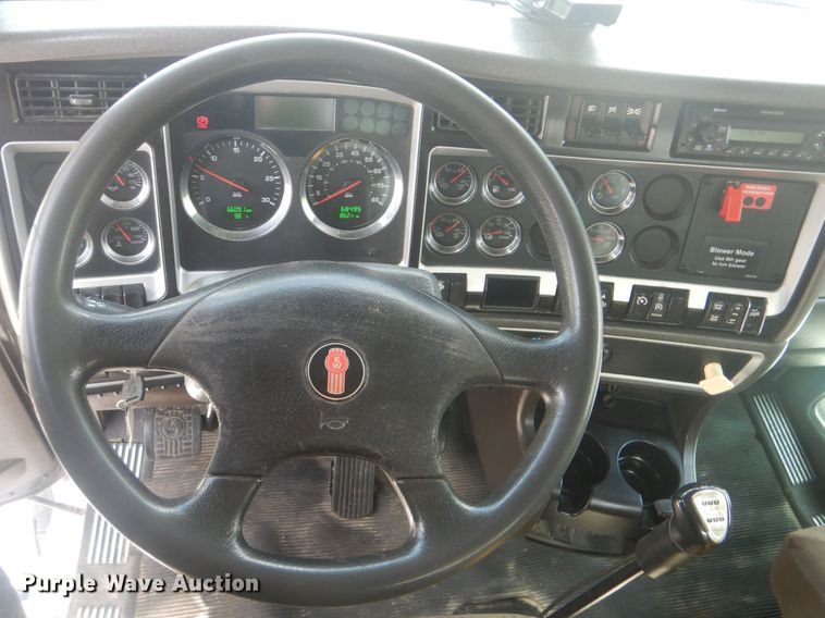 image for item DI0394 2014 Kenworth T800  vacuum truck