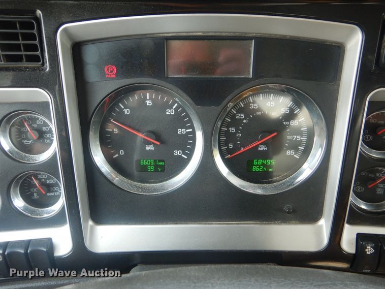 image for item DI0394 2014 Kenworth T800  vacuum truck