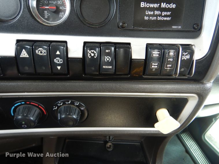 image for item DI0394 2014 Kenworth T800  vacuum truck