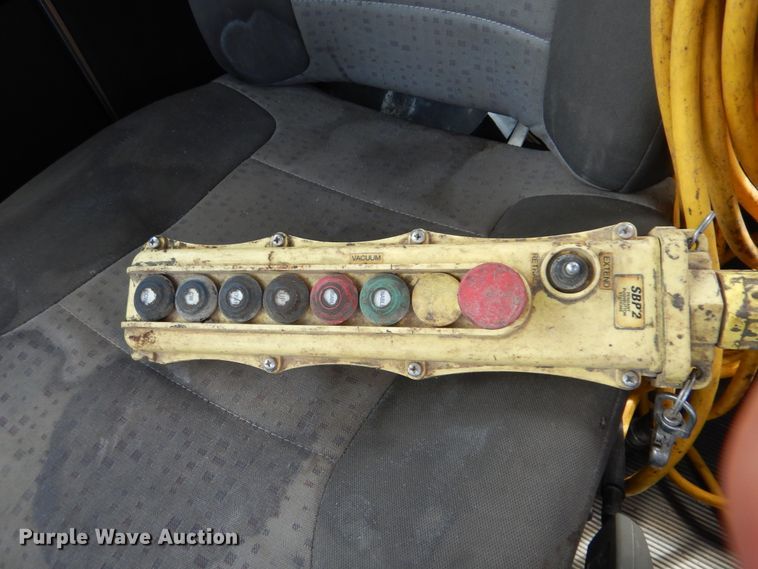 image for item DI0394 2014 Kenworth T800  vacuum truck