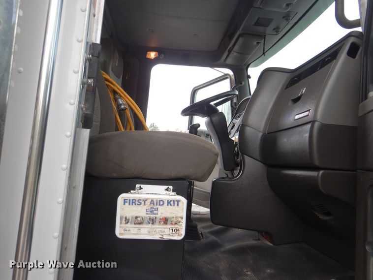 image for item DI0394 2014 Kenworth T800  vacuum truck