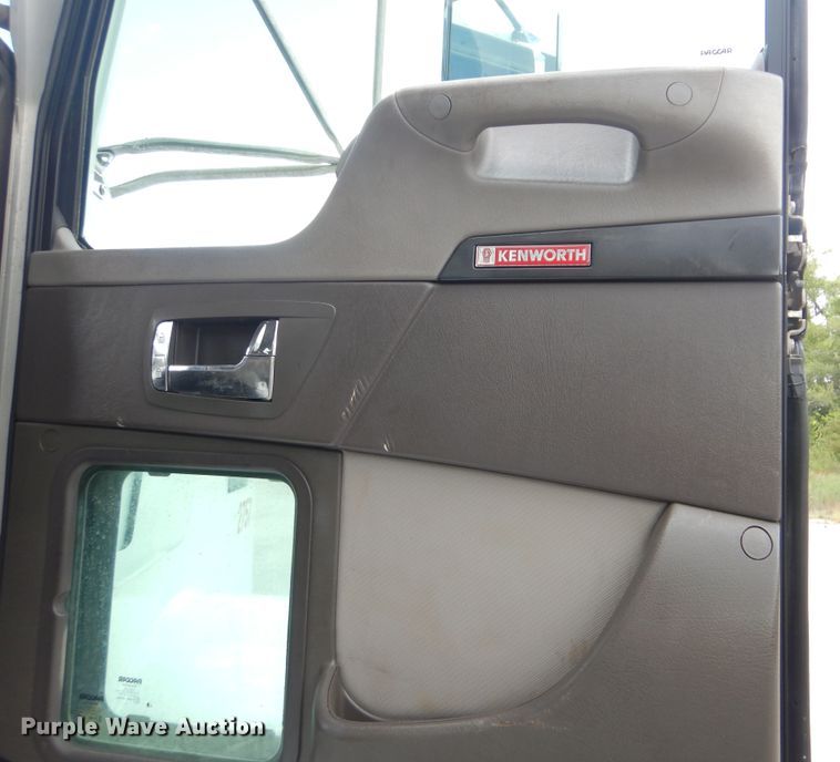 image for item DI0394 2014 Kenworth T800  vacuum truck