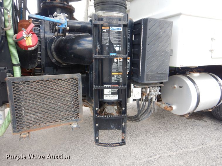 image for item DI0394 2014 Kenworth T800  vacuum truck