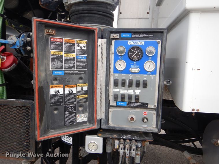 image for item DI0394 2014 Kenworth T800  vacuum truck