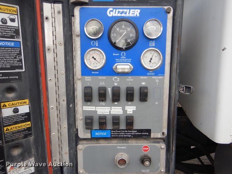 image for item DI0394 2014 Kenworth T800  vacuum truck