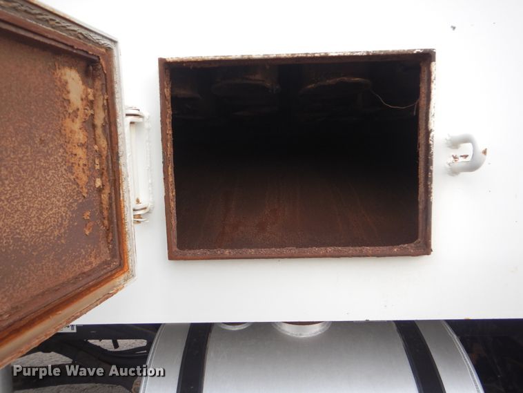 image for item DI0394 2014 Kenworth T800  vacuum truck