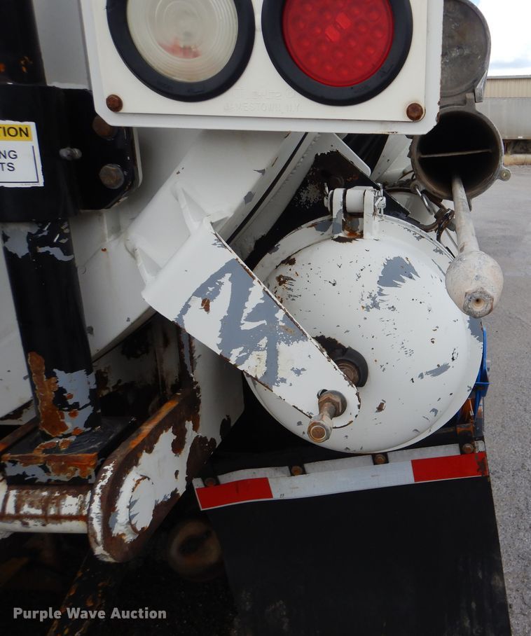 image for item DI0394 2014 Kenworth T800  vacuum truck