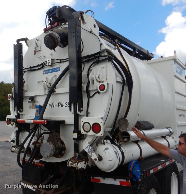 image for item DI0394 2014 Kenworth T800  vacuum truck