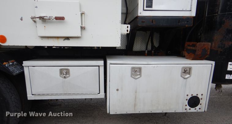 image for item DI0394 2014 Kenworth T800  vacuum truck