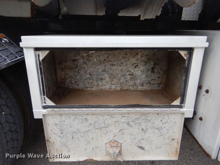 image for item DI0394 2014 Kenworth T800  vacuum truck