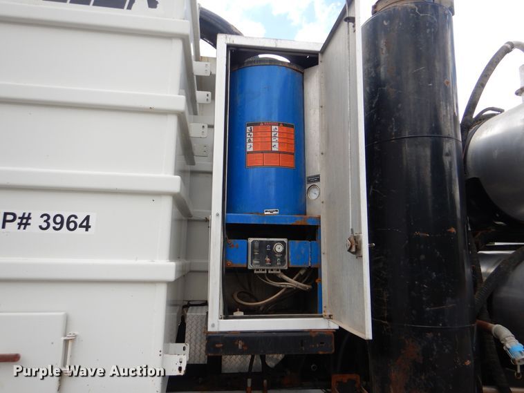 image for item DI0394 2014 Kenworth T800  vacuum truck