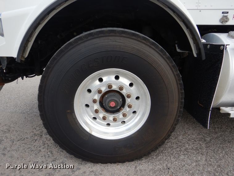 image for item DI0394 2014 Kenworth T800  vacuum truck