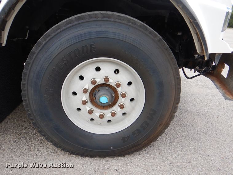 image for item DI0394 2014 Kenworth T800  vacuum truck