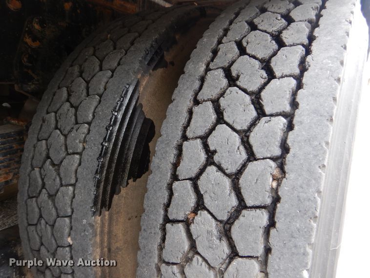 image for item DI0394 2014 Kenworth T800  vacuum truck