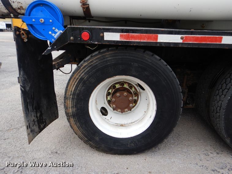 image for item DI0394 2014 Kenworth T800  vacuum truck