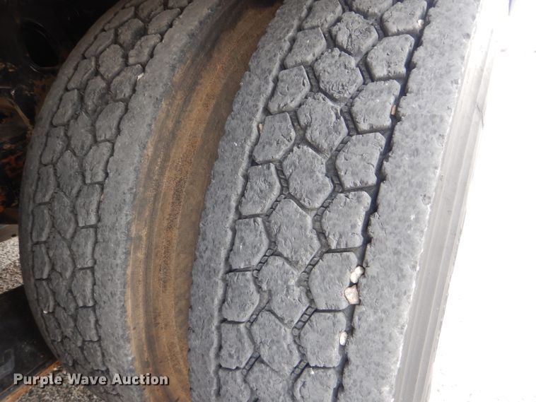 image for item DI0394 2014 Kenworth T800  vacuum truck