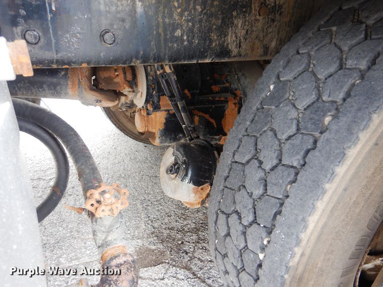 image for item DI0394 2014 Kenworth T800  vacuum truck