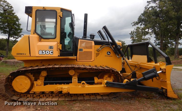 image for item DI0435 2003 John Deere 850C Series II  dozer