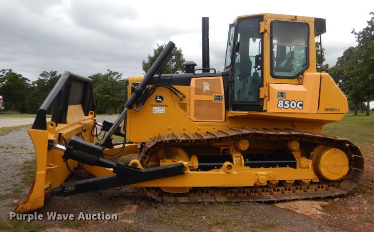 image for item DI0435 2003 John Deere 850C Series II  dozer