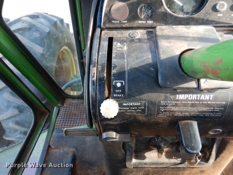 image for item DI0446 1974 John Deere 7520  4WD tractor