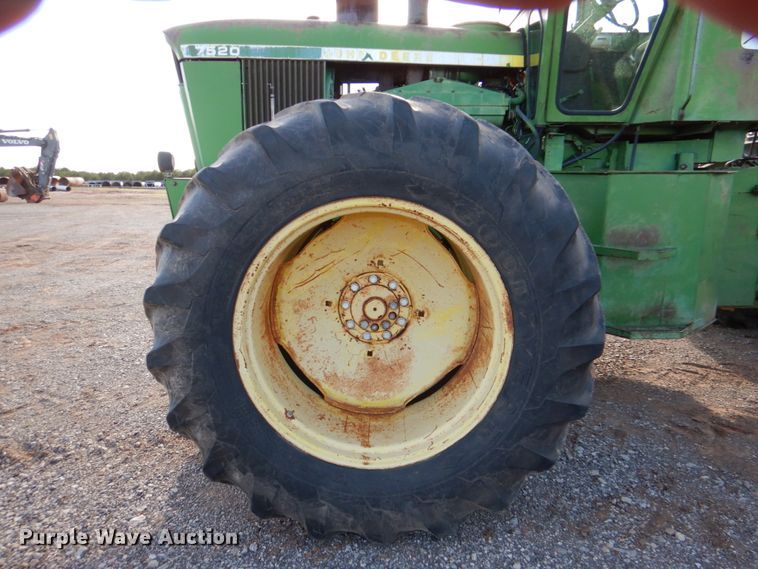 image for item DI0446 1974 John Deere 7520  4WD tractor
