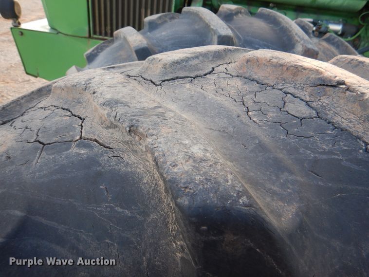 image for item DI0446 1974 John Deere 7520  4WD tractor